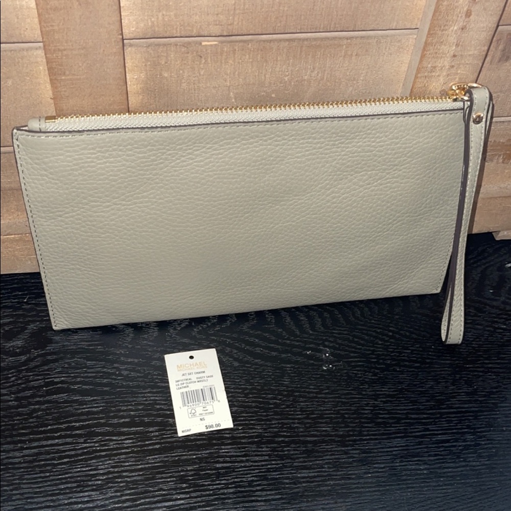 Authentic Michael Kors Wristlet Style 38F1CT9C4L in Dusty Sage - Picture 2 of 5